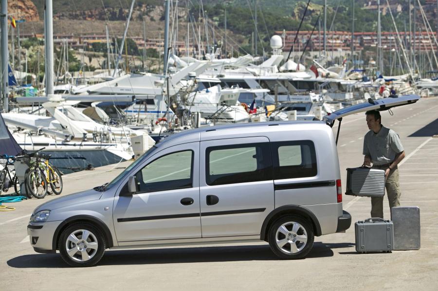  Opel Combo 2001 года  (фото 14 из 70)